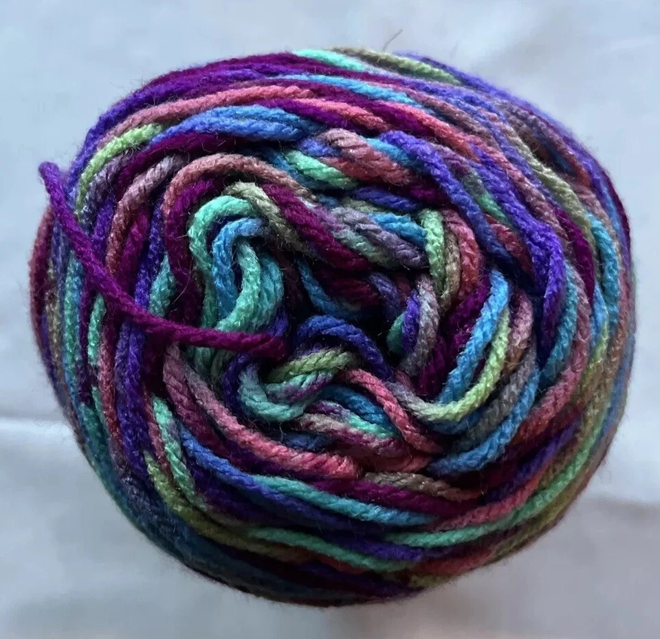 1 E302C RED HEART STARBURST PRINT Super Saver Jumbo 10oz 482yds - Image 4 of 4