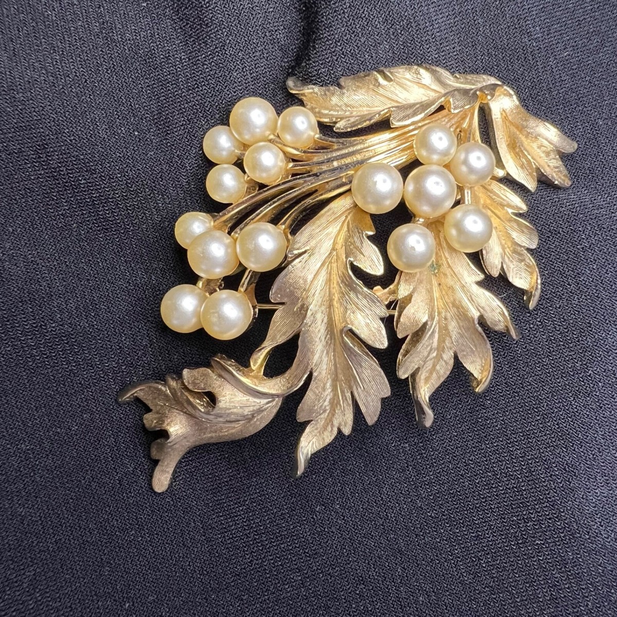 Vintage Crown Trifari Faux Pearl Berry Cluster Leaf Gold  display picture 3