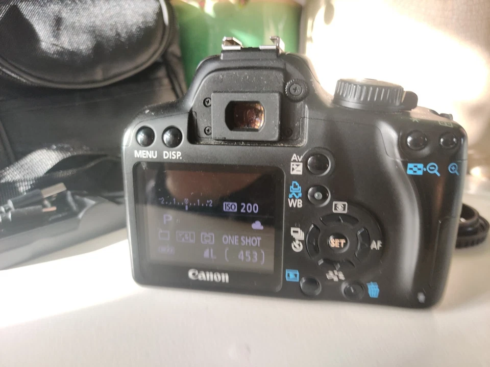 Cannon EOS 1000D Digital SLR Camera 18-55mm Starter Kit Set with Bag. - Image 4 of 4