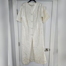 True Vintage 60s Cream Jacquard Floral Housecoat with Original Tie Sash