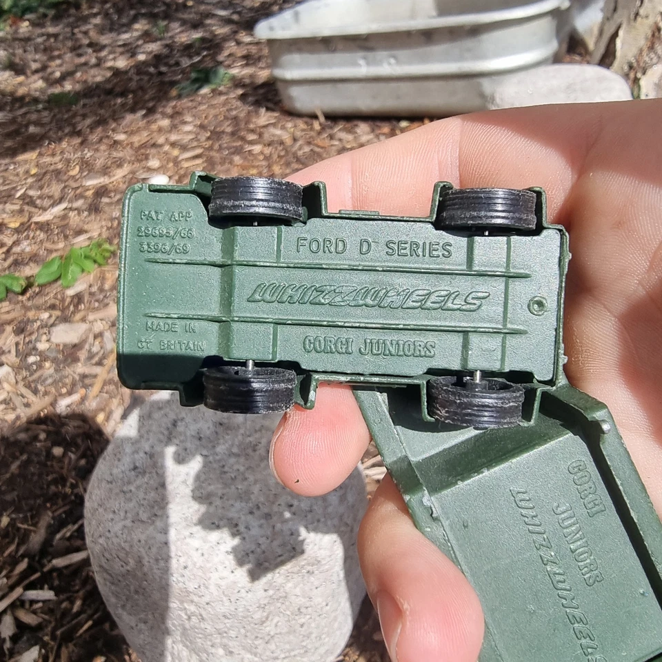 Vintage Corgi Juniors Whizzwheels Ford D Series Military Transporter Diecast — 第 4/4 张图片