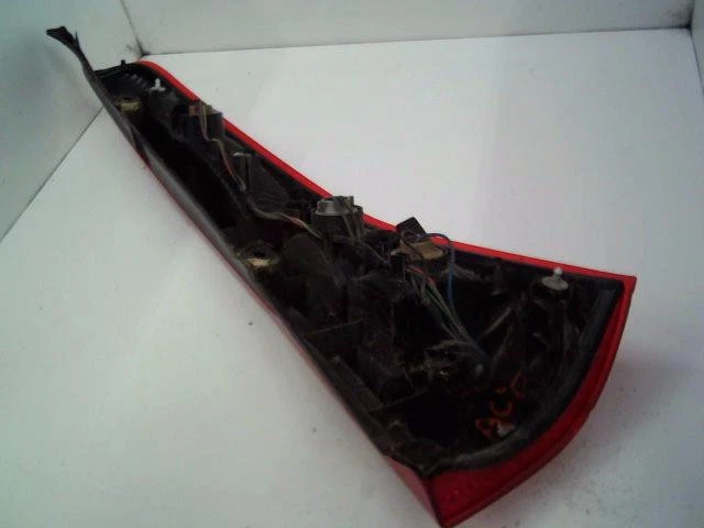 Feu arrière gauche occasion DAIHATSU CUORE II Phase 1 - 1.0i 12v - - Imagen 2 de 4