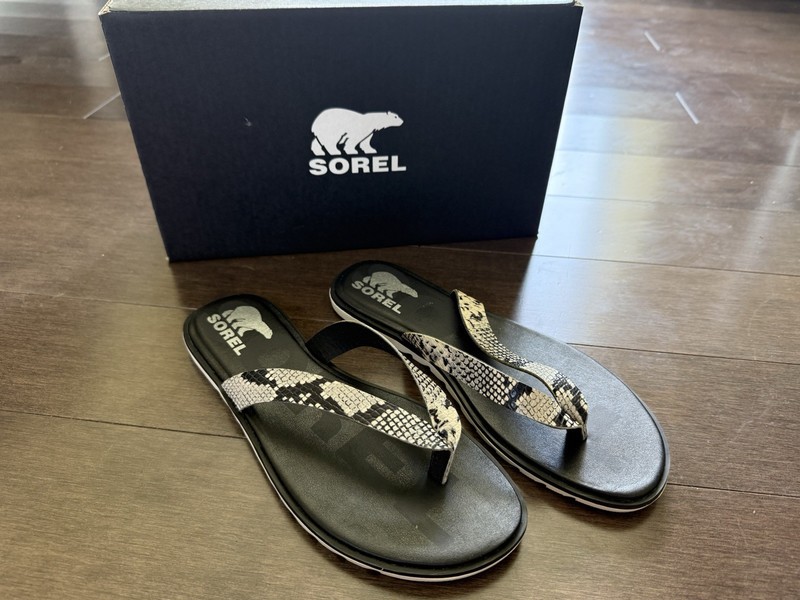 Sorel Ella II Thong Sandals Womens 8.5 Snake Print Flip Flop Beach White Black