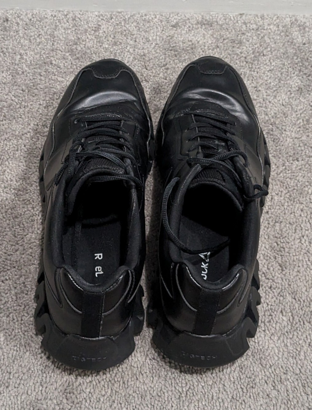 Reebok Zig Pulse Men's Shoes All Black Sneakers Sz 12… Gem