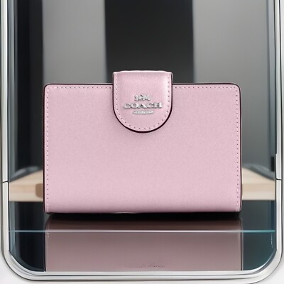  NWT Coach Medium Corner Zip Wallet  Metallic Pink Pearlized Leather CW528