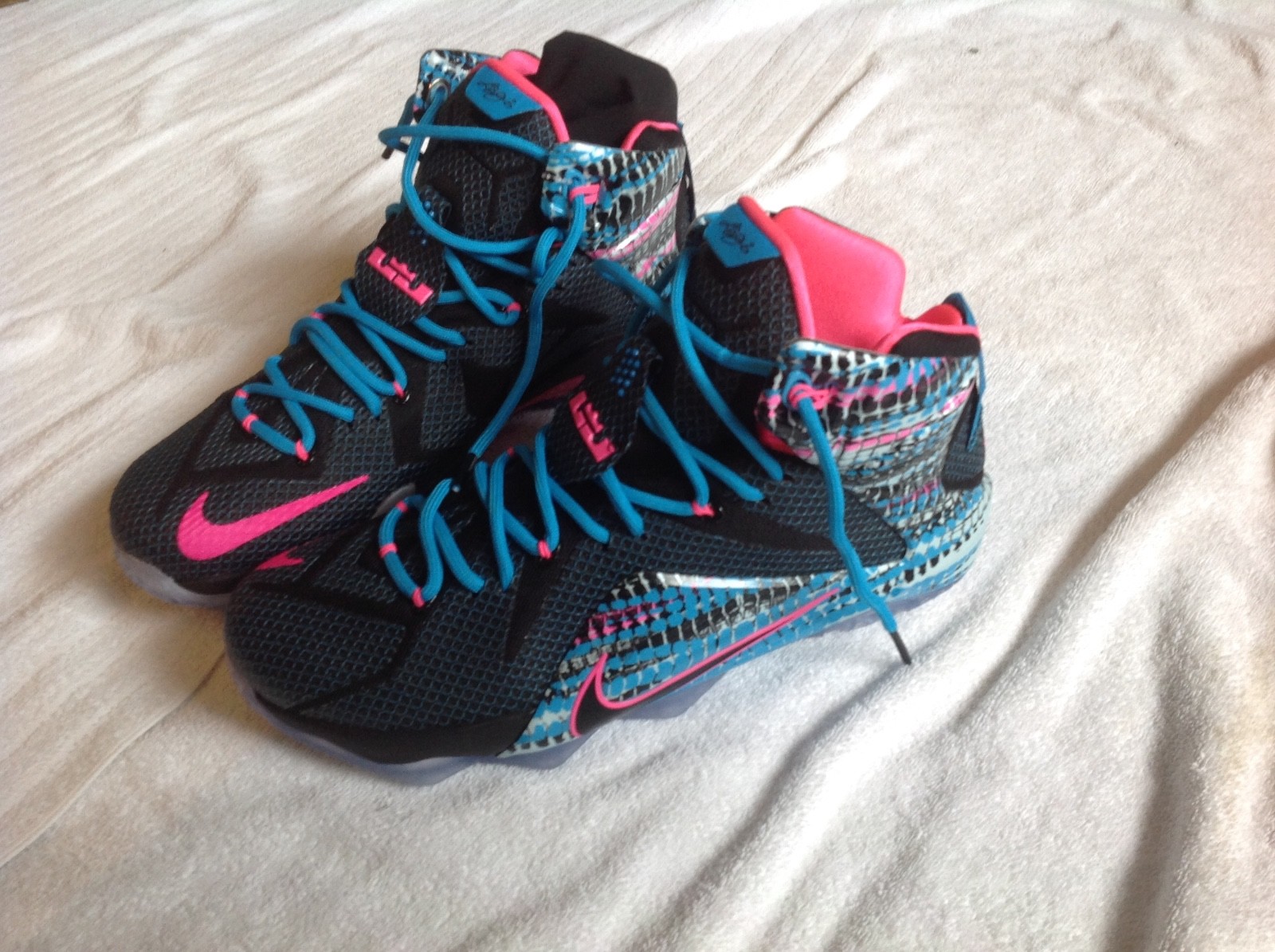 Lebron 12 684593 006 nike scarpe da basket 44 libera nike calzini Lebron 12 684593 006 nike scarpe da basket 44 libera nike calzini