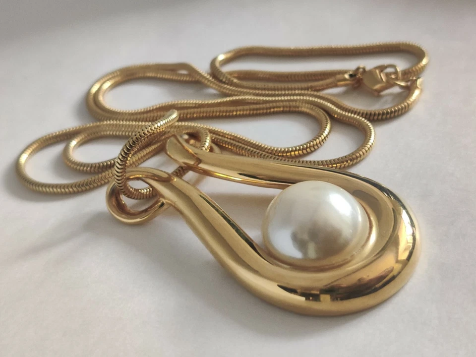 Monet Lira Gota de Lluvia Colgante Largo Serpiente Cadena Collar Raro De Colección Declaración Foto 2 de 4