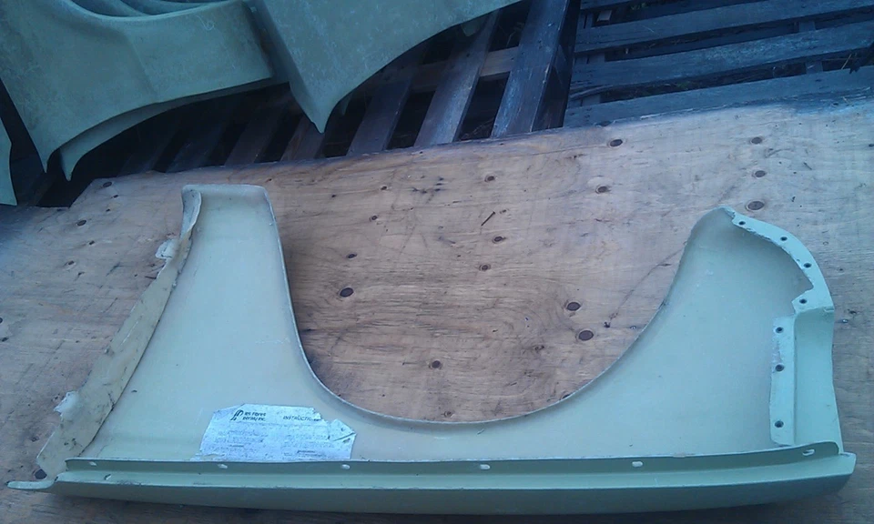 Guardabarros de repuesto lado derecho Volvo 140-142-144 1967-1974 F006 Foto 3 de 4