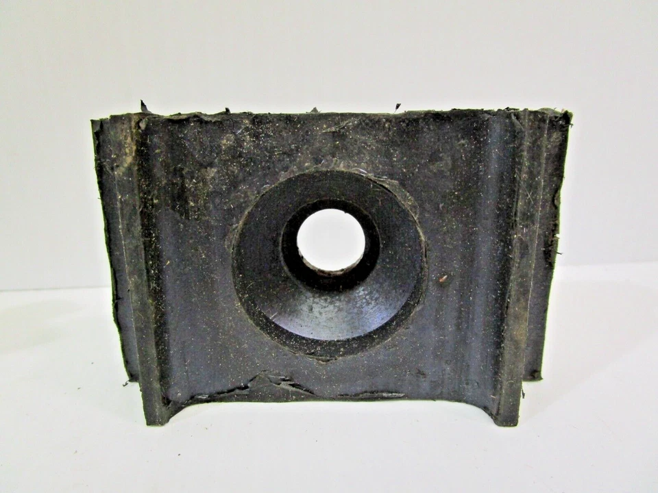 NUEVO EN STOCK FORD lote de 2 1961-62 F100 F200 CAMIÓN MOTOR TRASERO MONTAJE RETENEDOR C0TT-6068-A Foto 4 de 4