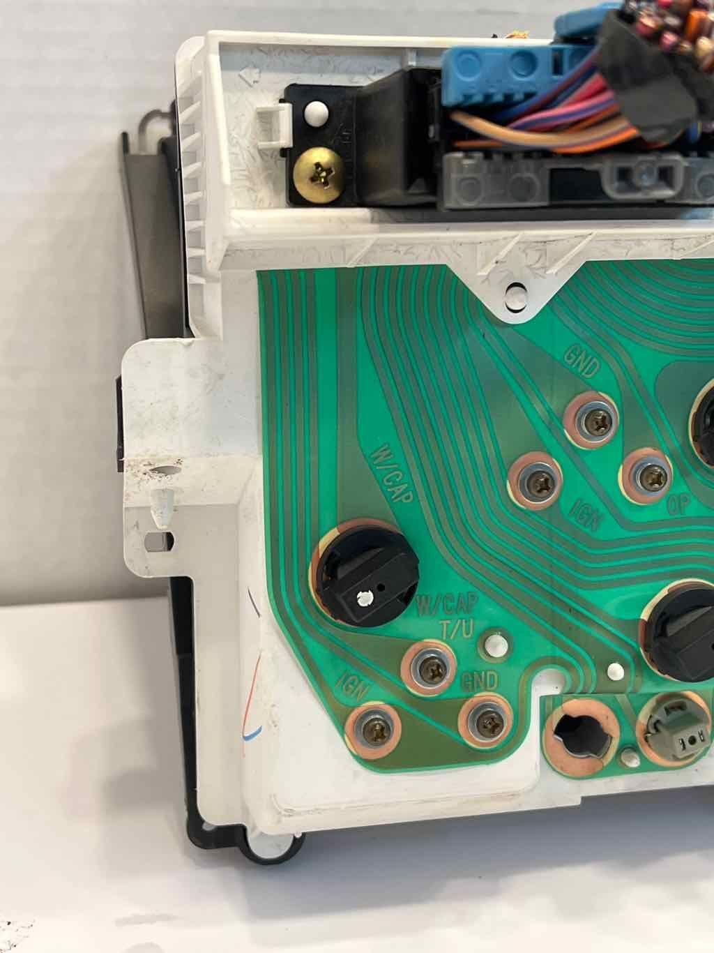 19931998 JEEP GRAND CHEROKEE ZJ INSTRUMENT CLUSTER SPEEDOMETER