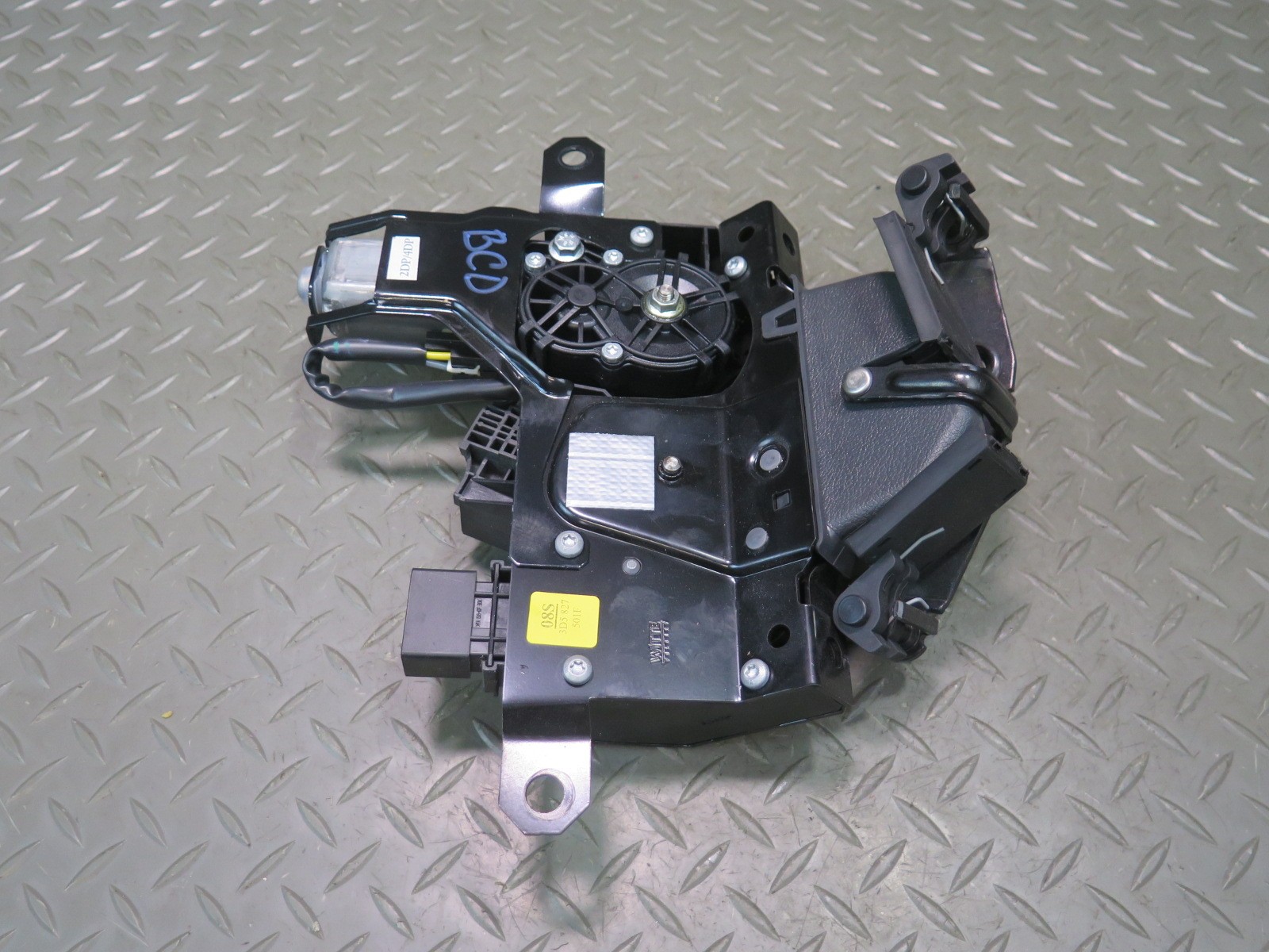 2006-2012 BENTLEY FLYING SPUR REAR TRUNK LID LOCK LATCH ACTUATOR MOTOR