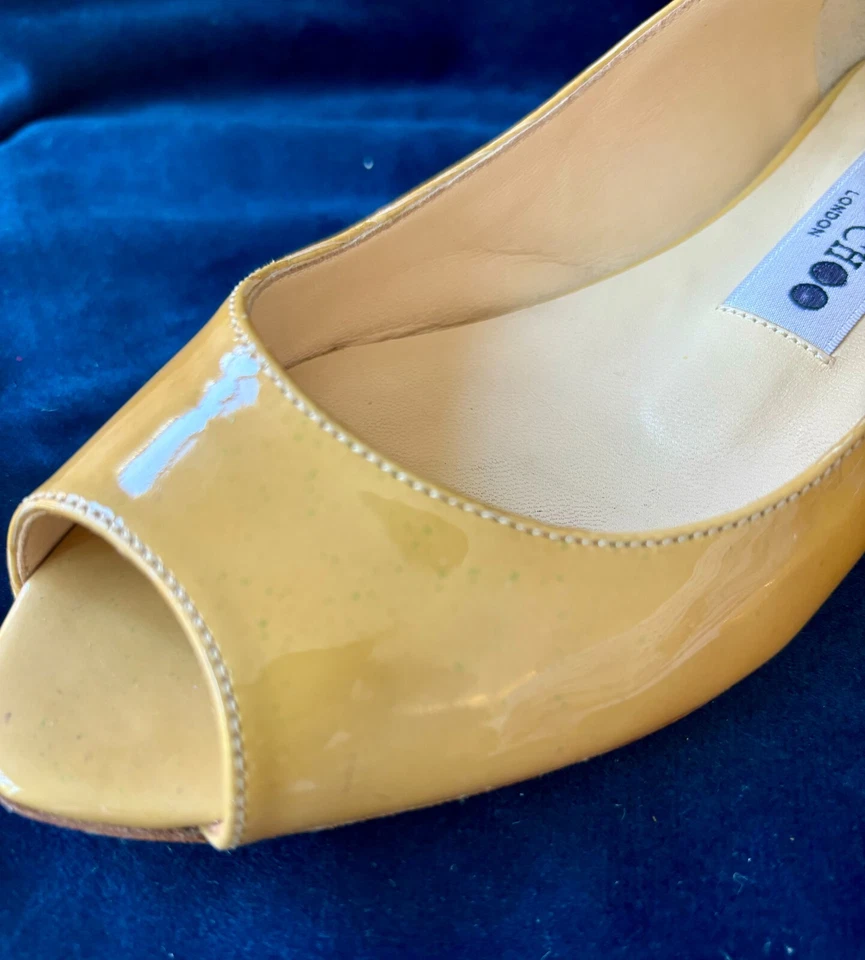 Sapato Feminino Jimmy Choo Biqueira Aberta Couro Patente Verde Tamanho EUA 5/UE 85 - Imagem 3 de 4