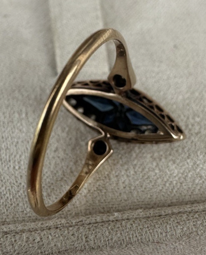 ANELLO ANTICO PRIMI DEL 900' IN ORO ED ARGENTO CON DIAMANTI E PIETRE BLU - Imagen 5 de 6