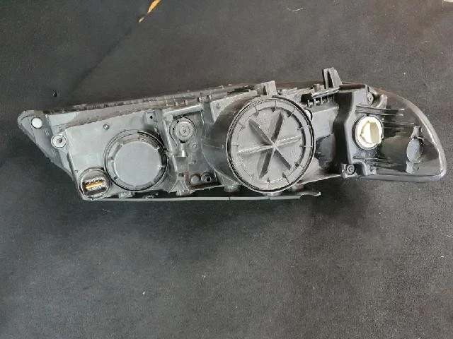 2011 Hyundai Azera Grandeur Left Headlight - Image 4 of 4