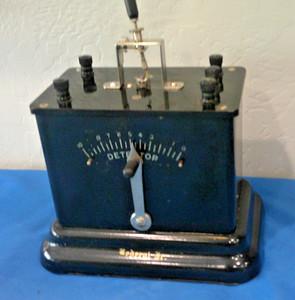 Antique Federal Jr. Crystal Radio Cats Whisker Vintage Excellent