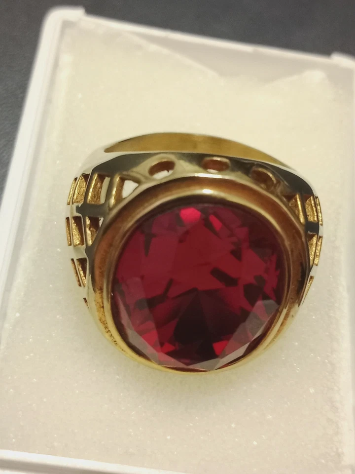 ANEL MASCULINO TAMANHO 12,5 RUBI AÇO INOXIDÁVEL OURO AMARELO CAVALEIRO MEDIEVAL TEMPLÁRIO - Imagem 2 de 4