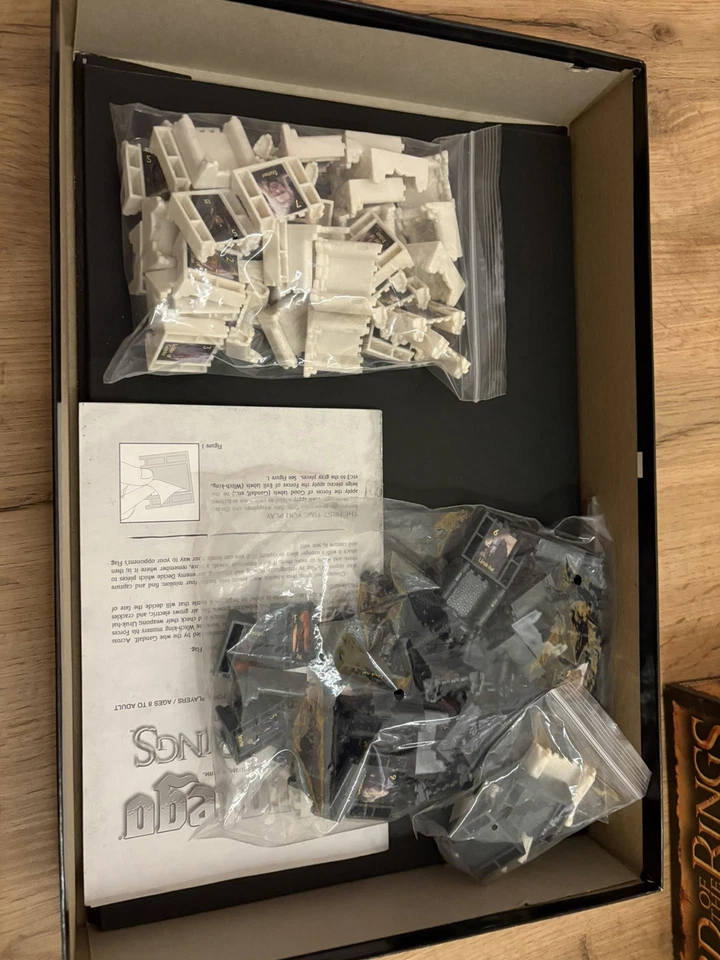 MB Stratego The Lord Of The Rings Trilogy Edition Game 2004 Ages 8+ - Image 3 of 3