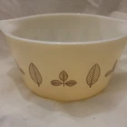 vintage Pyrex  gold leaves 473 1 qt no lid