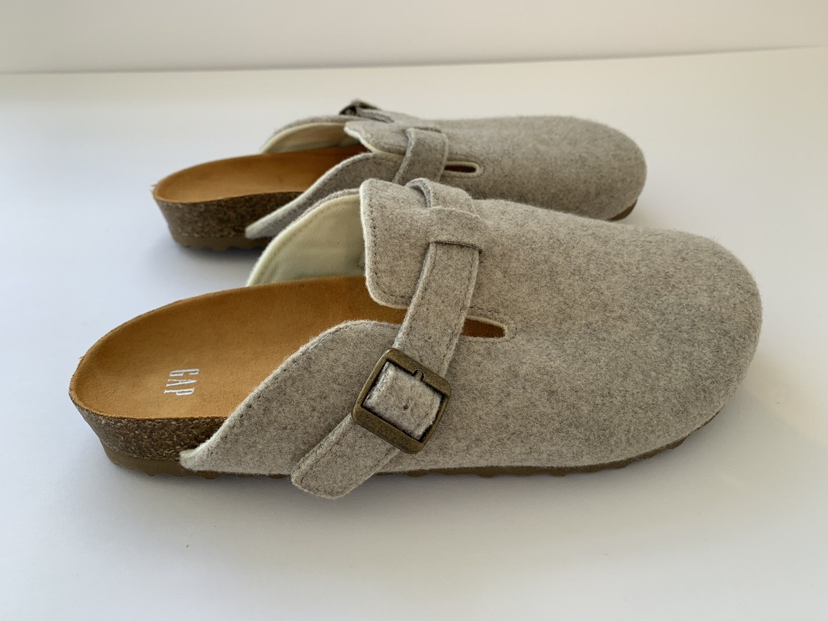 GAP Felt Upper Faux Suede Buckle Clogs Light Gray Women's Size