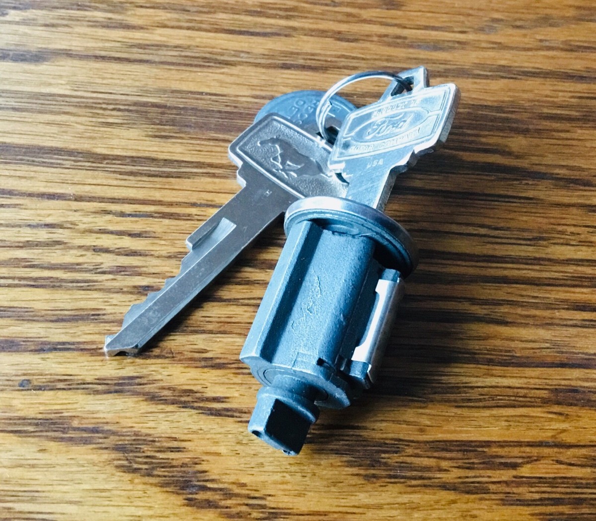 1964.5~1966 Ford Mustang IGNITION LOCK CYL w/LOGO KEYS vtg Shelby
