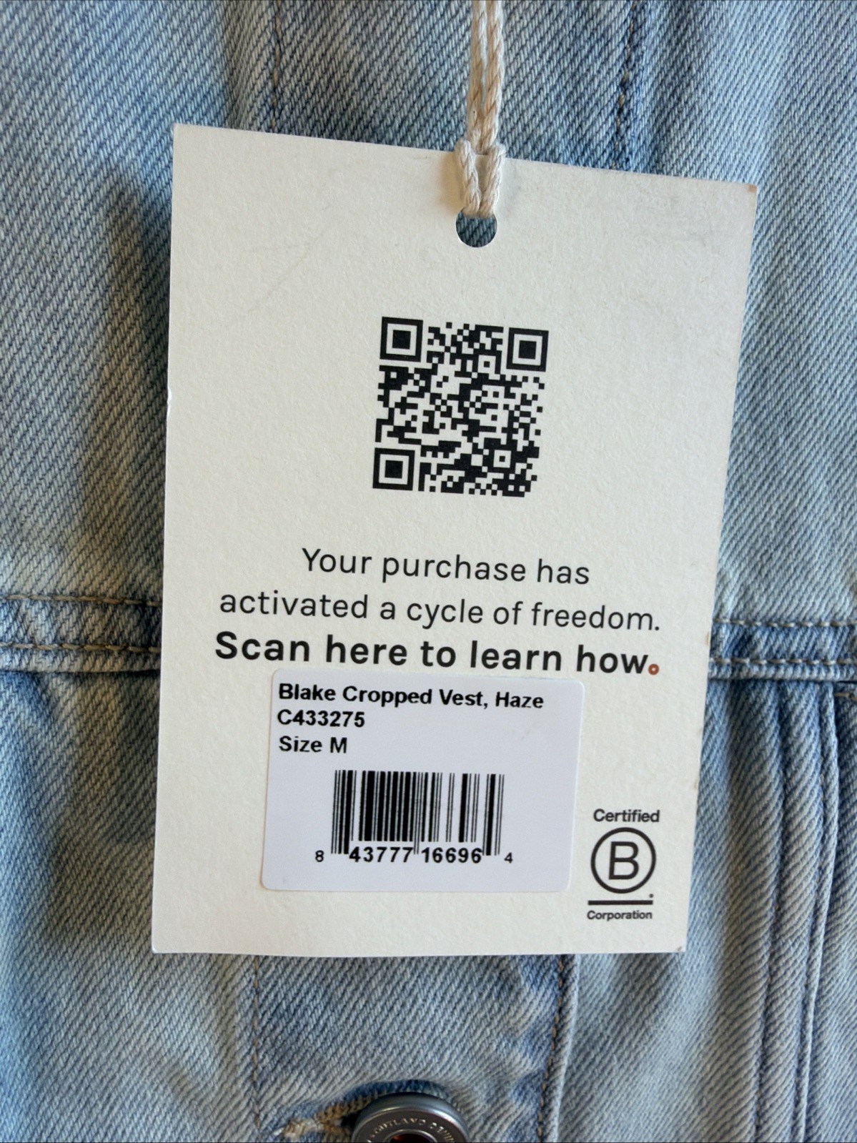 Outland Denim Blake Cropped Vest Light Wash Blue Organic Cotton Size M NWT image 4