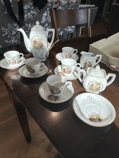 Occupied Japan Tea Set With Tea Pot Sugar Creamer 5 Cups 6 Saucers