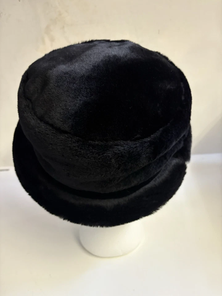 Vintage Women’s Black Faux Fur Rimmed Hat - Image 4 of 4