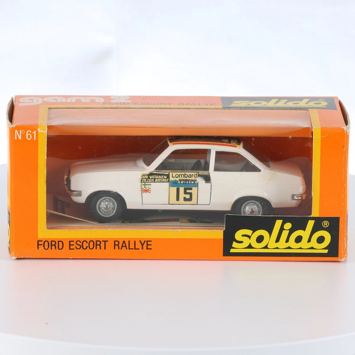 SOLIDO 1/43 (1350) -- FORD ESCORT RS TURBO -- NEUF BOITE. FONDS DE STOCK