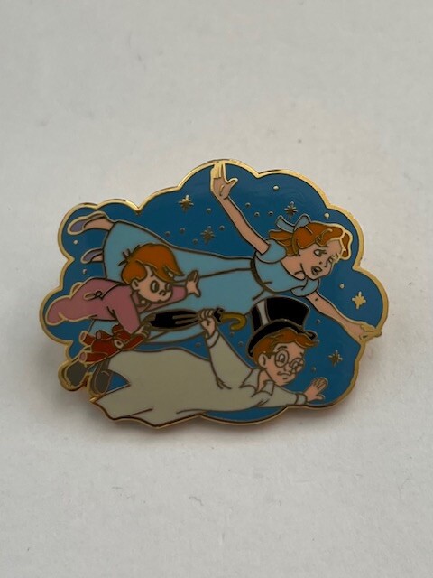 The Darling Children Flying In The Sky Peter Pan Disney Pin (B6)