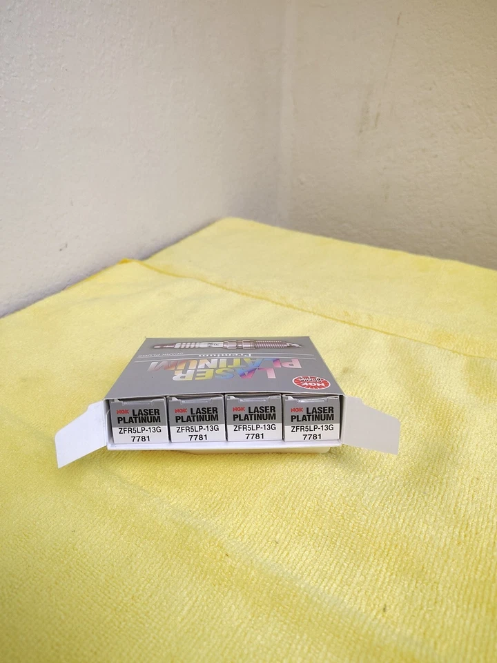 Bujía NGK 7781 se vende en caja de 4 Foto 3 de 3