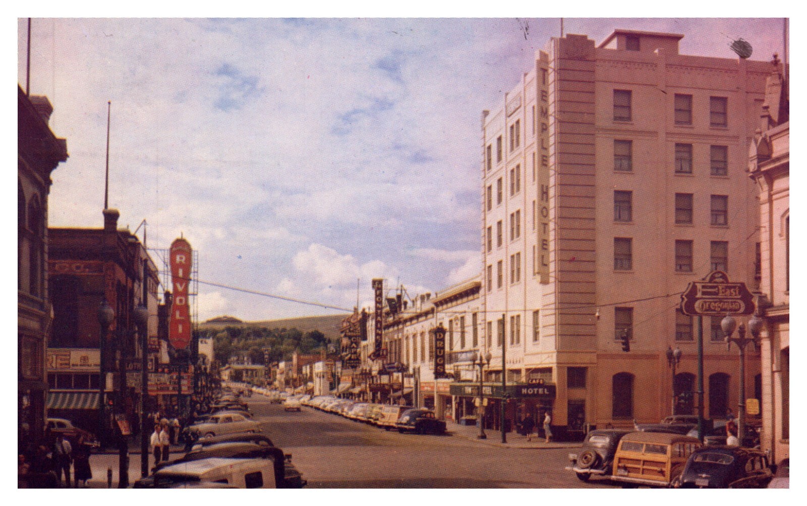 Pendleton Oregon Postcard Street Scene, Drug Store , Vtg cars and Cafe