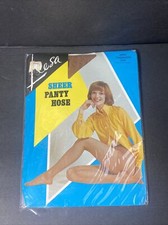 Vintage Leesa Sheer Nylon Nude pantyhose w/ model Cinnamon Size Long B5