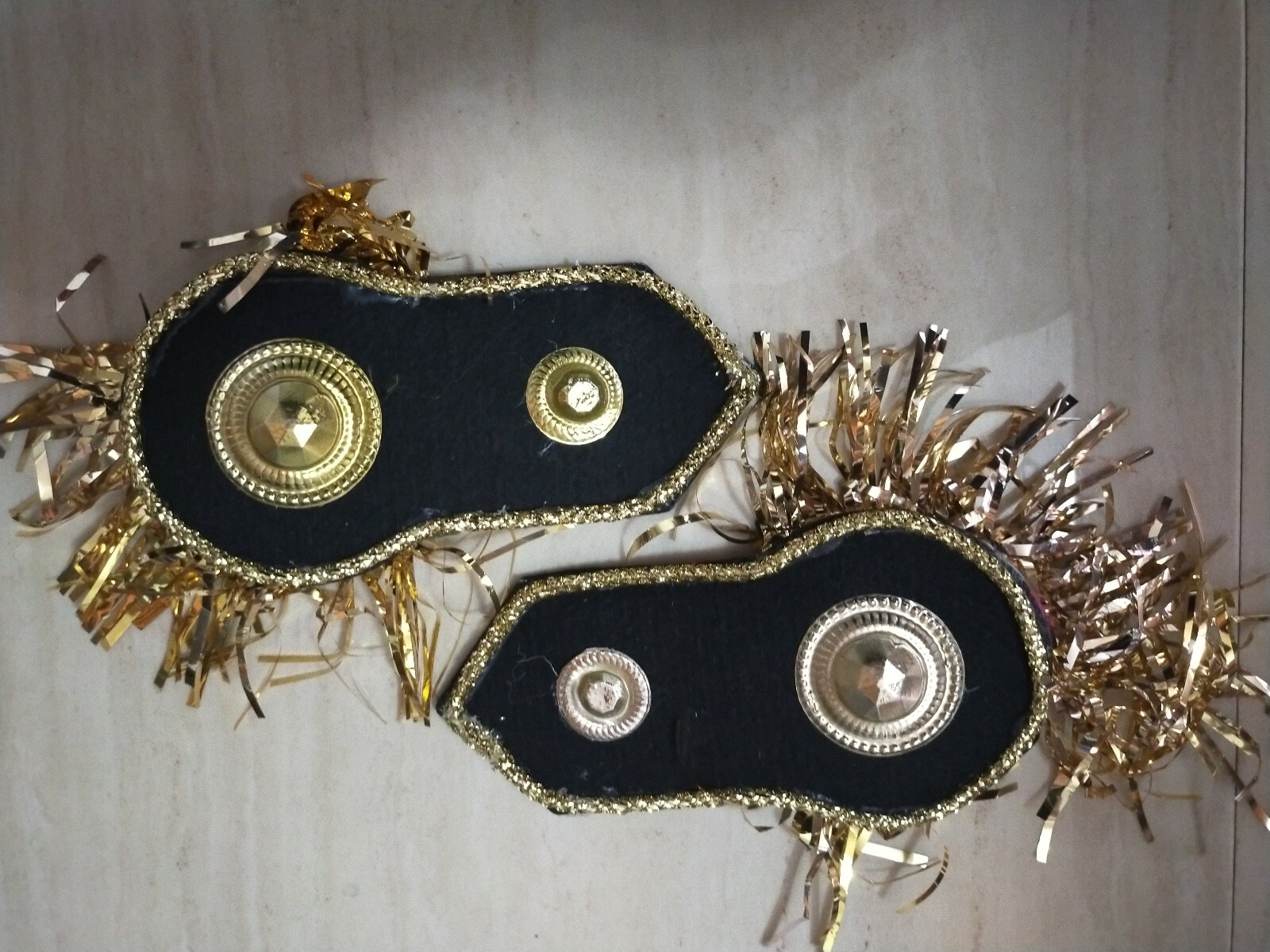 DISFRAZ, 2 Uds HOMBRERAS CAPITÁN, MEDIEVAL CARNAVAL,NUEVO 115