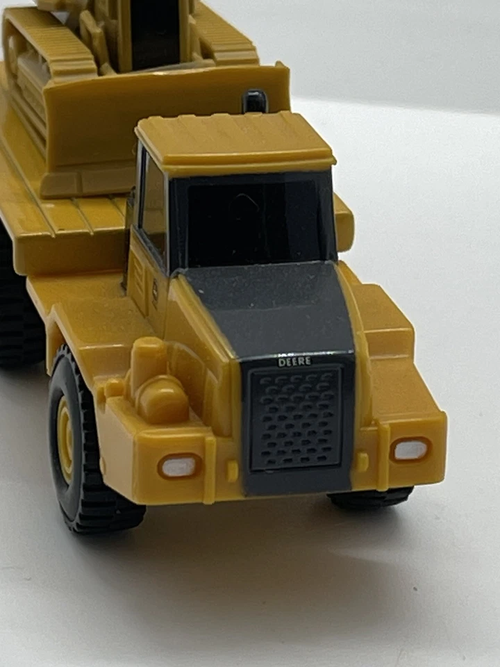 Lote de 2 camiones de plataforma plana Norscot CAT D5G XL y Ertl John Deere Foto 3 de 4