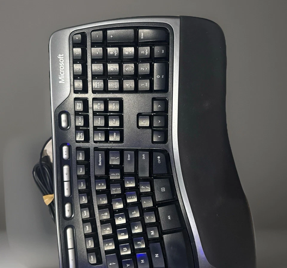 Microsoft Natural Ergonomic Keyboard 4000 v1.0 KU-0462 USB Wired. Works Great! - Image 3 of 4