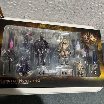 Monster Hunter 4G CFB Action Figure with Weapons & Characters Capcom New