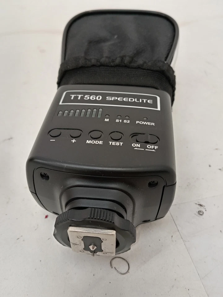 Neewer TT560 Speedlite Flash with Soft Diffuser for DSLR Cameras Bundle - Image 3 of 4