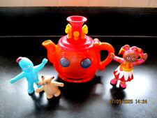 Rare Teletubbies Musical Teapot with Lights / Sounds & Mirror in lid Toy figs 11