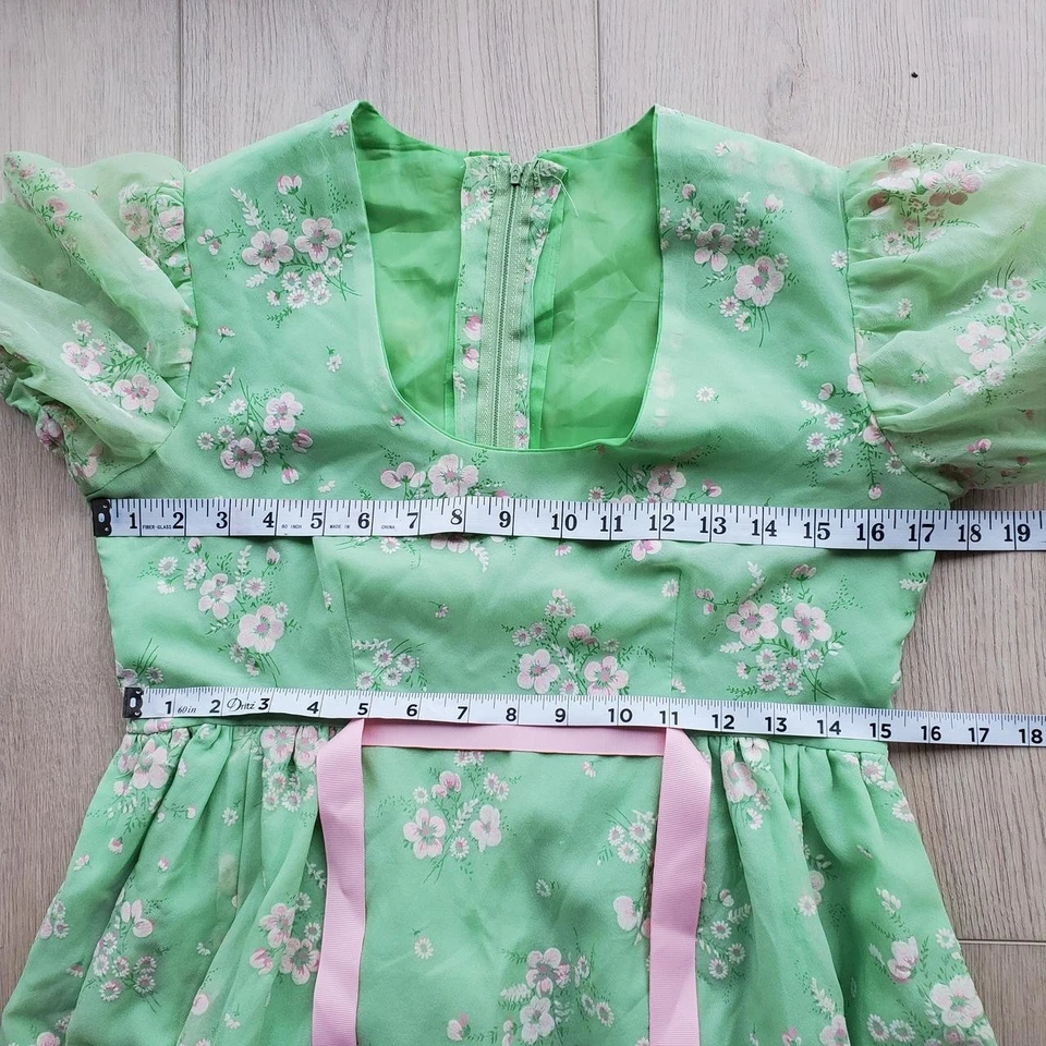 Maxi Vestido Vinatge Años 60 Hecho a Mano Verde Floral Línea A Manga Abullonada Foto 3 de 4