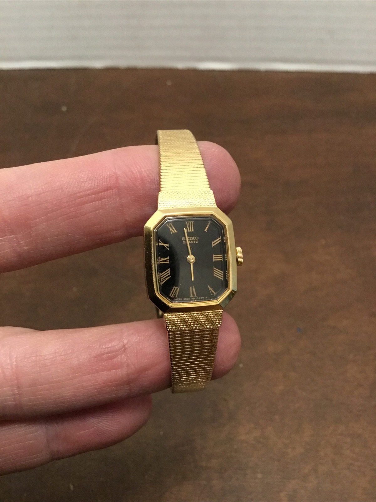 Seiko Quartz 2B205019 Black Face Gold Tone Watch W/ … Gem