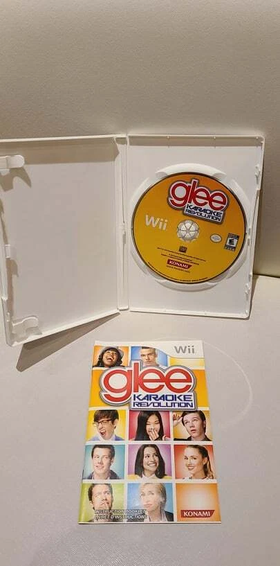 Glee Karaoke Revolution- Complete w/ Manual and Konami Microphone- Nintendo Wii - Image 3 of 4