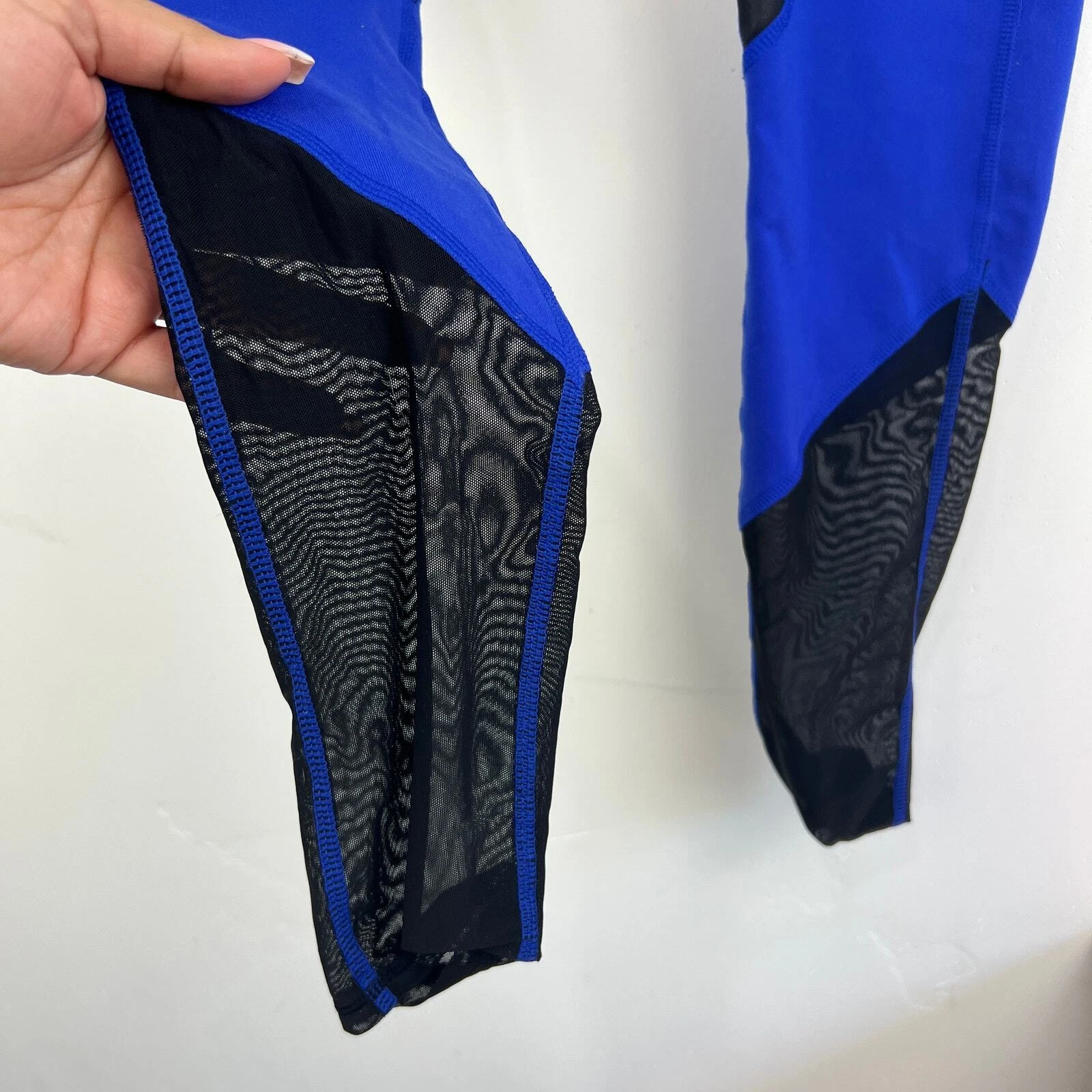 alo-yoga sheila black mesh detail leggings