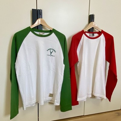 Zwei Longsleeves / Baseball Style, weiß / grün, weiß / rot, L, Top