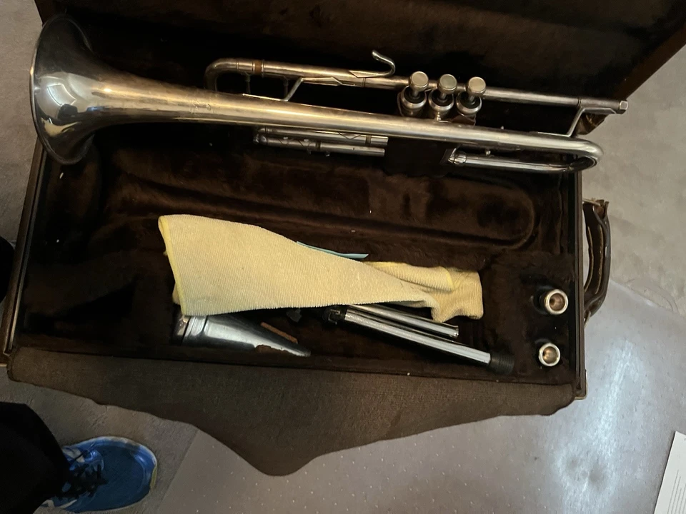 Trompeta Bach Stradavarius Nueva York 7 Plata Bb. Excelente estado. Ver fotos. Foto 3 de 4