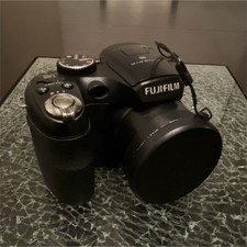Fujifilm FinePix S1800 Bridge Digital Camera 12MP 18x Optical Zoom Black