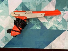 NES Console Bundle &ndash; Includes Super Mario Bros & Duck Hunt, Golf, And Zapper