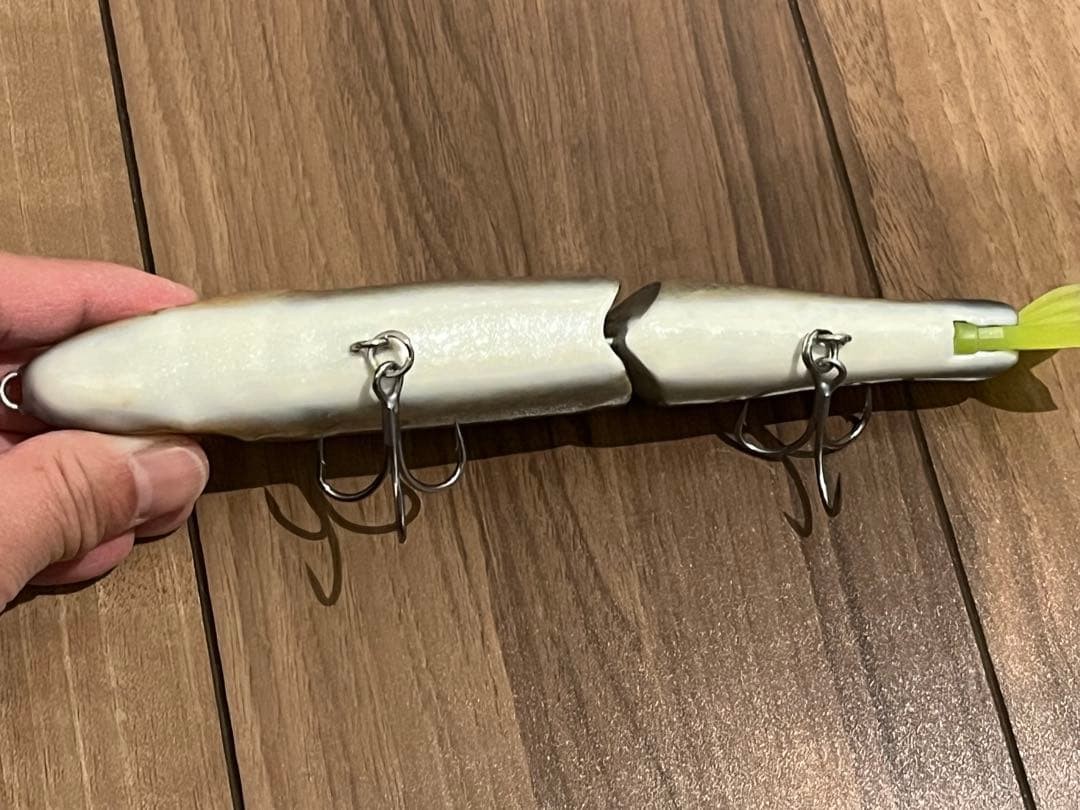 Jointed Claw Magnum Fish Skin Hard Lure UNUSED Excellent Condition - Image 10