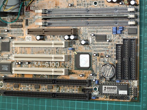 Iston KA-6100 Slot 1 AT motherboard w/ Intel Celeron-MMX 333MHz CPU & 64Mb Ram - Picture 15 of 17
