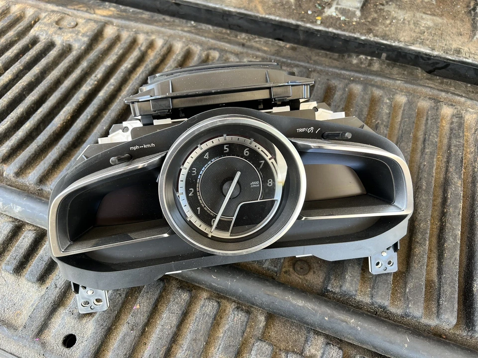 Mazda CX3 2.0 БЕНЗИНОВЫЙ 2016/17 АВТОМАТИЧЕСКИЙ счетчик кластер метр HEAD UP - Изображение 2 из 4