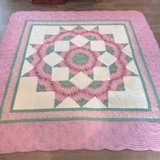 Vintage Style Pink Green Patchwork Quilt Floral Scalloped Twin Full Cottage 87''